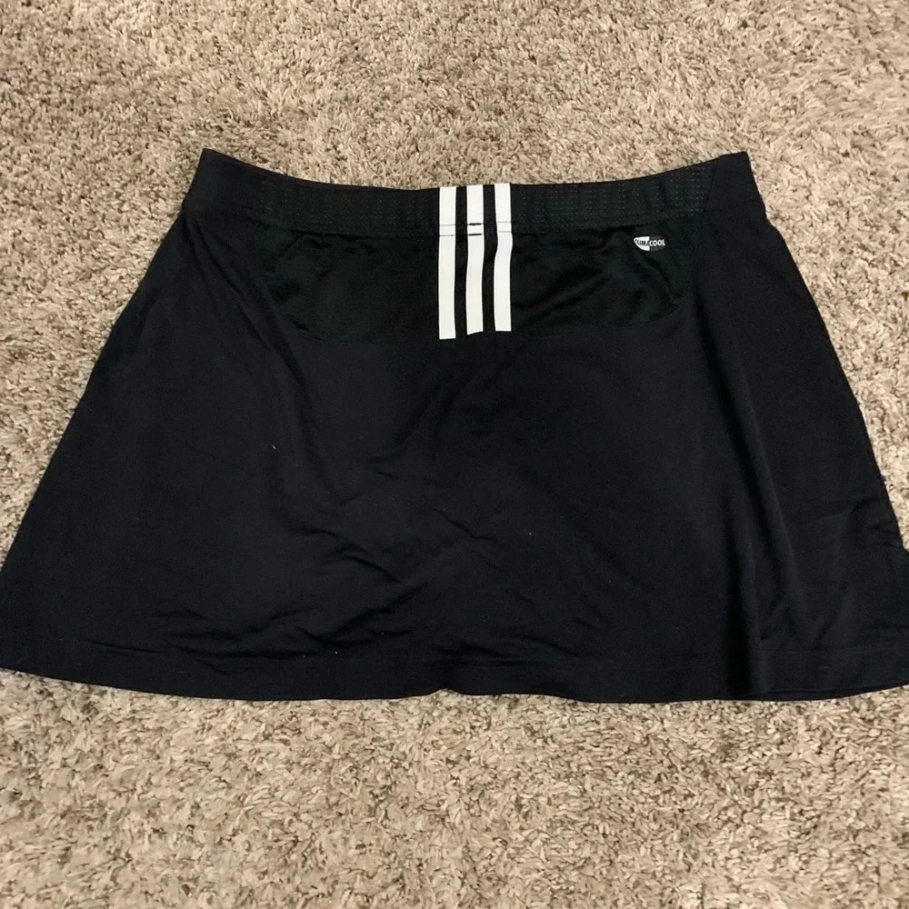 Adidas black skort/skirt with hidden shorts - Picture 2 of 3